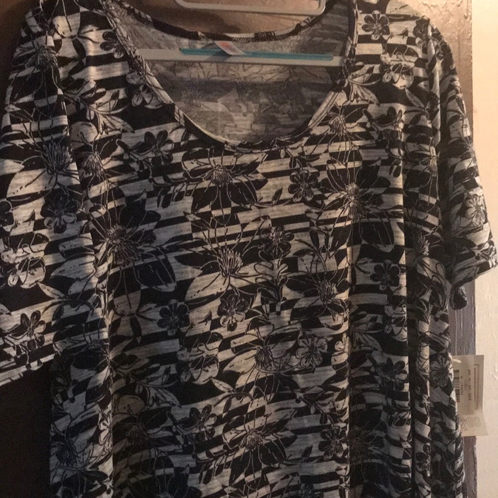 BNWT Lularoe Perfect T size Medium floral stripes